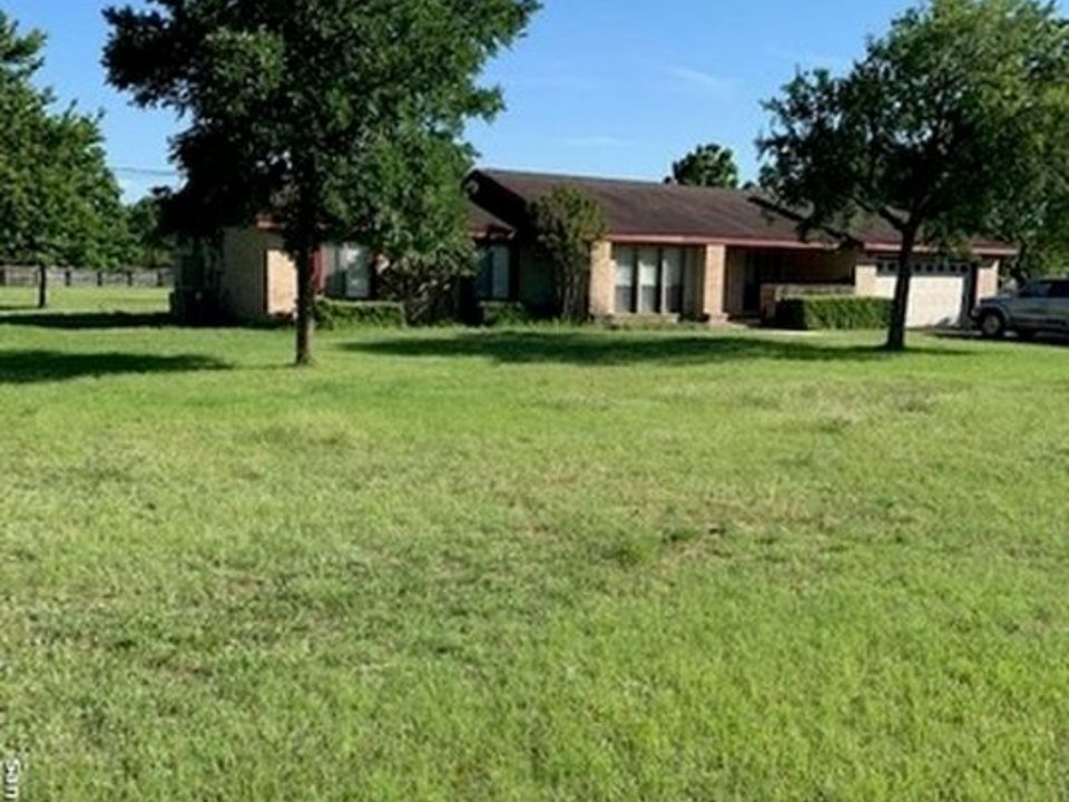 1st image of 221 Bentwood Dr