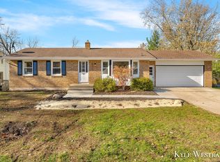 5471 Edgelawn Dr SE, Kentwood, MI