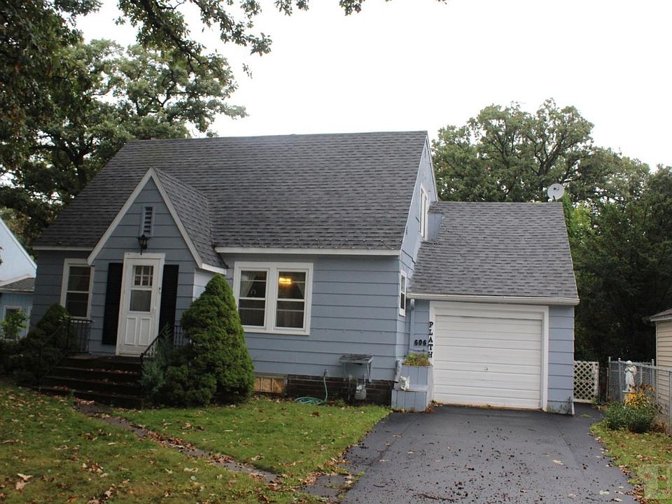 1st image of 606 10th St NE