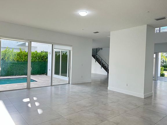 3rd image of 10066 NW 76th Ter