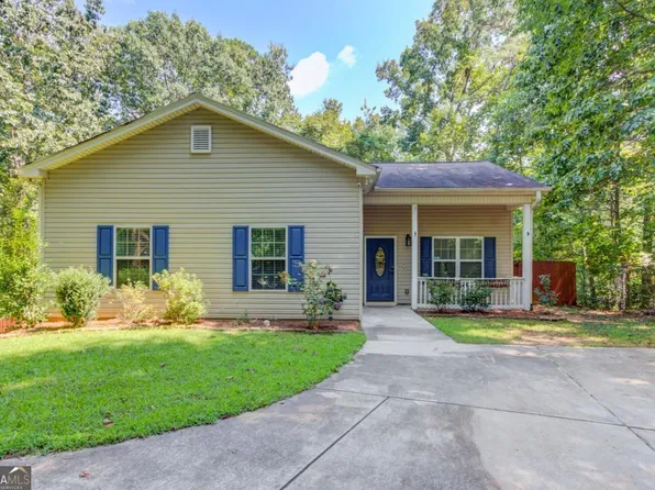 4319 Falcon Crest Dr, Flowery Branch, GA 30542