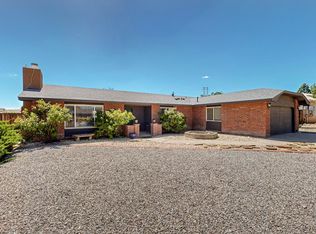 525 Silver Saddle Rd SE, Rio Rancho, NM 87124