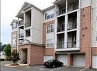 12128 Garden Ridge Ln UNIT 201, Fairfax, VA 22030