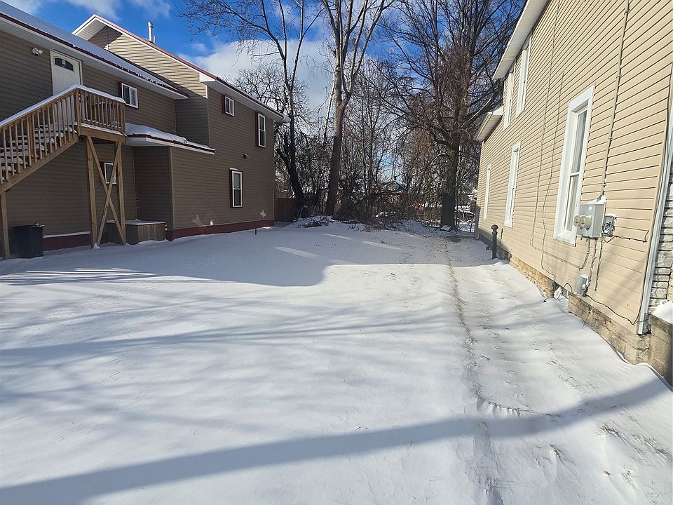 2nd image of 426 E 11th St