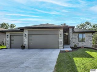 6717 S 33rd St, Lincoln, NE 68516