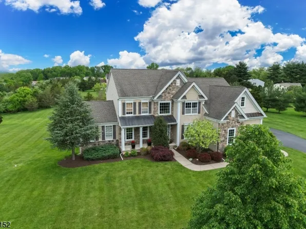 4 Deats Dr, Raritan Twp., NJ 08822