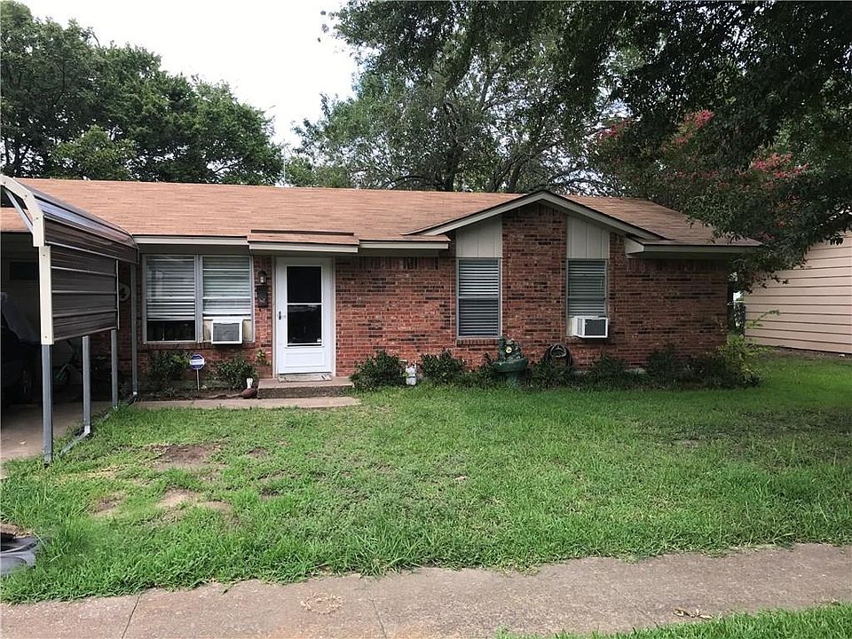 1st image of 104 Leslie St