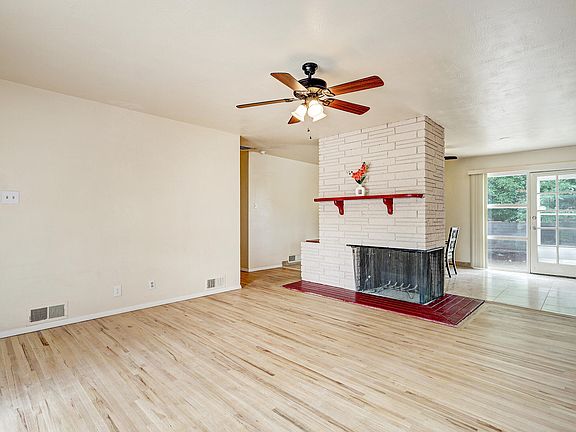5th image of 1317 Parsifal St NE