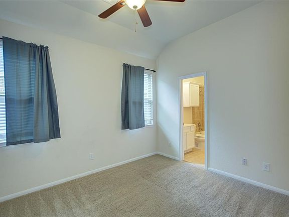5th image of 155 Greatwood Glen Dr