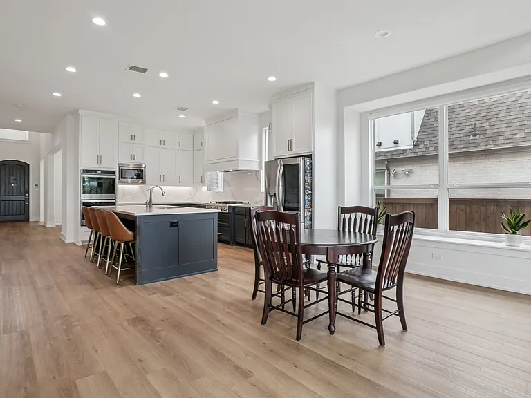 3960 Medio Creek Dr — Photo 7