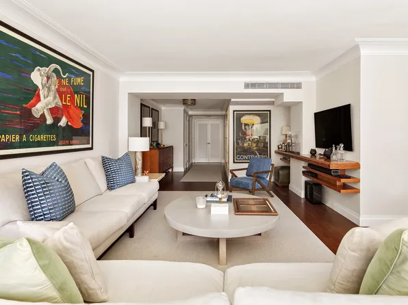 200 East 66th Street B904 image 2 of 17