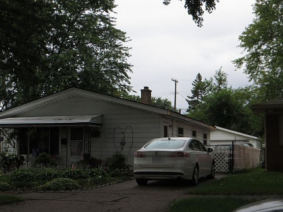 4th image of 25618 Pennie St