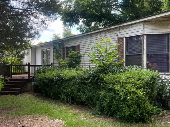114 Hampshire Ln, Warner Robins, GA 31093