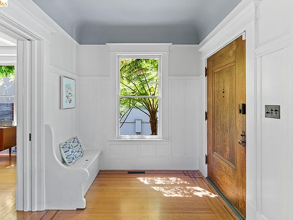 5th image of 6434 Regent St