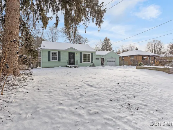 2910 Foster Ave NE, Grand Rapids, MI 49505