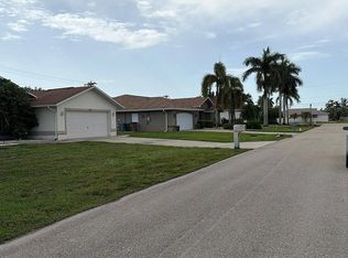 1224 SE 22nd Pl, Cape Coral, FL 33990