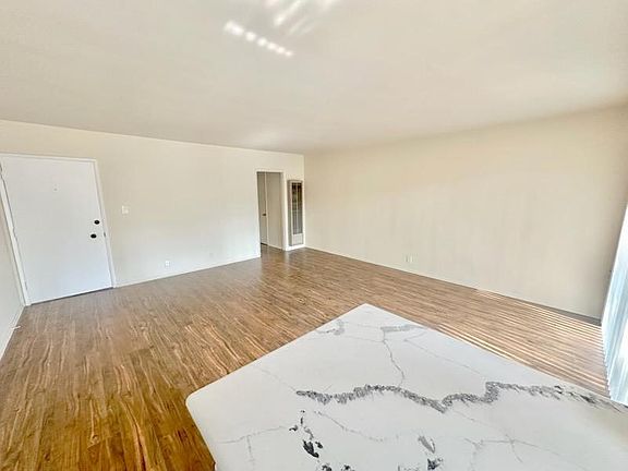 5th image of 1001 Hammond St #25