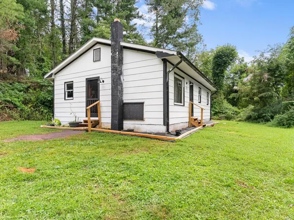 800 Nuckolls Curve Rd, Galax, VA 24333