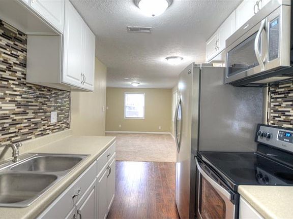 2nd image of 1038 Seibert Ave