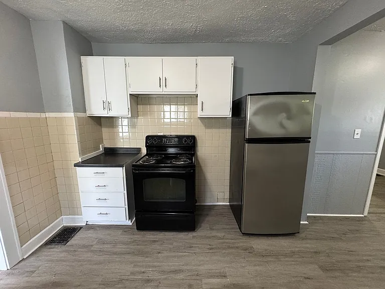 1529 Dawson St — Photo 16