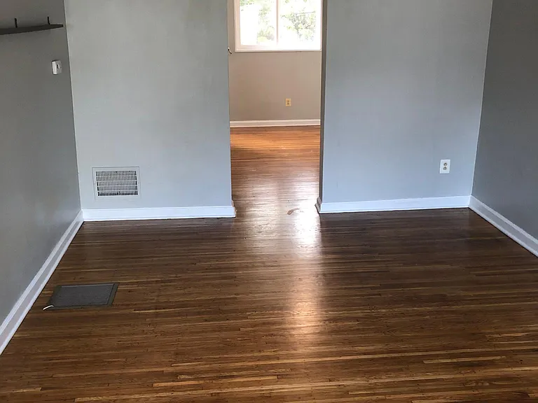 11 Lincoln Dr — Photo 3
