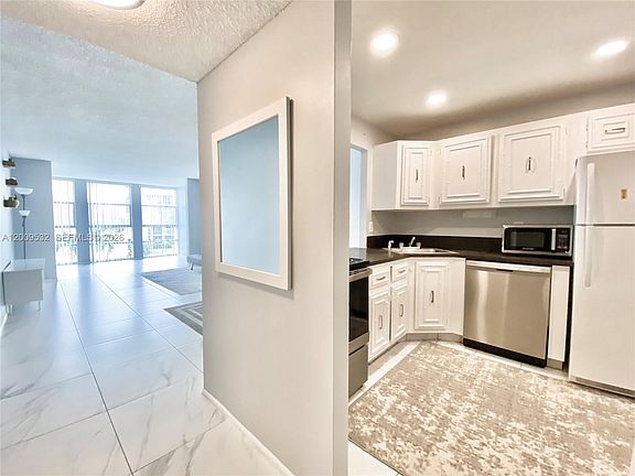 3rd image of 601 Three Islands Blvd APT 314