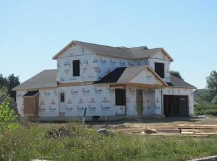 37 Ann Marie Dr, Lancaster, NY 14086