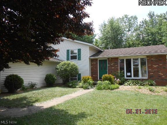 2nd image of 16018 Wedgewood Ln