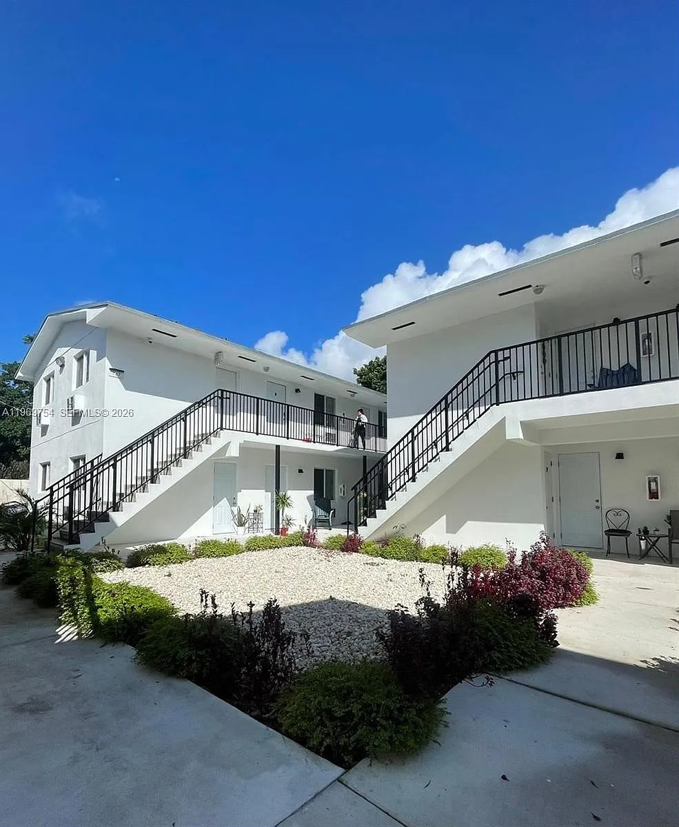Building Photo - 741 NW 60th St #3
