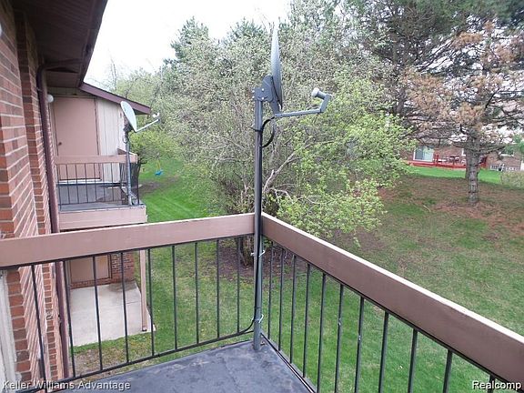 3rd image of 33567 Pondview Cir Building 21