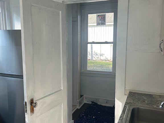 3rd image of 416 Main St #5