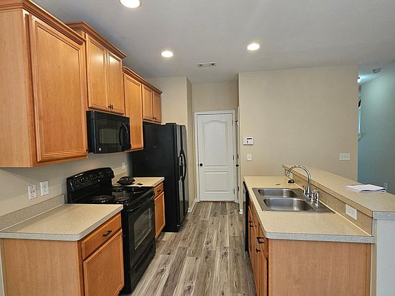 3rd image of 2371 Marbleridge Dr