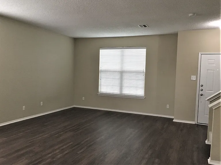 3361 Chapel Wood Ct — Photo 9