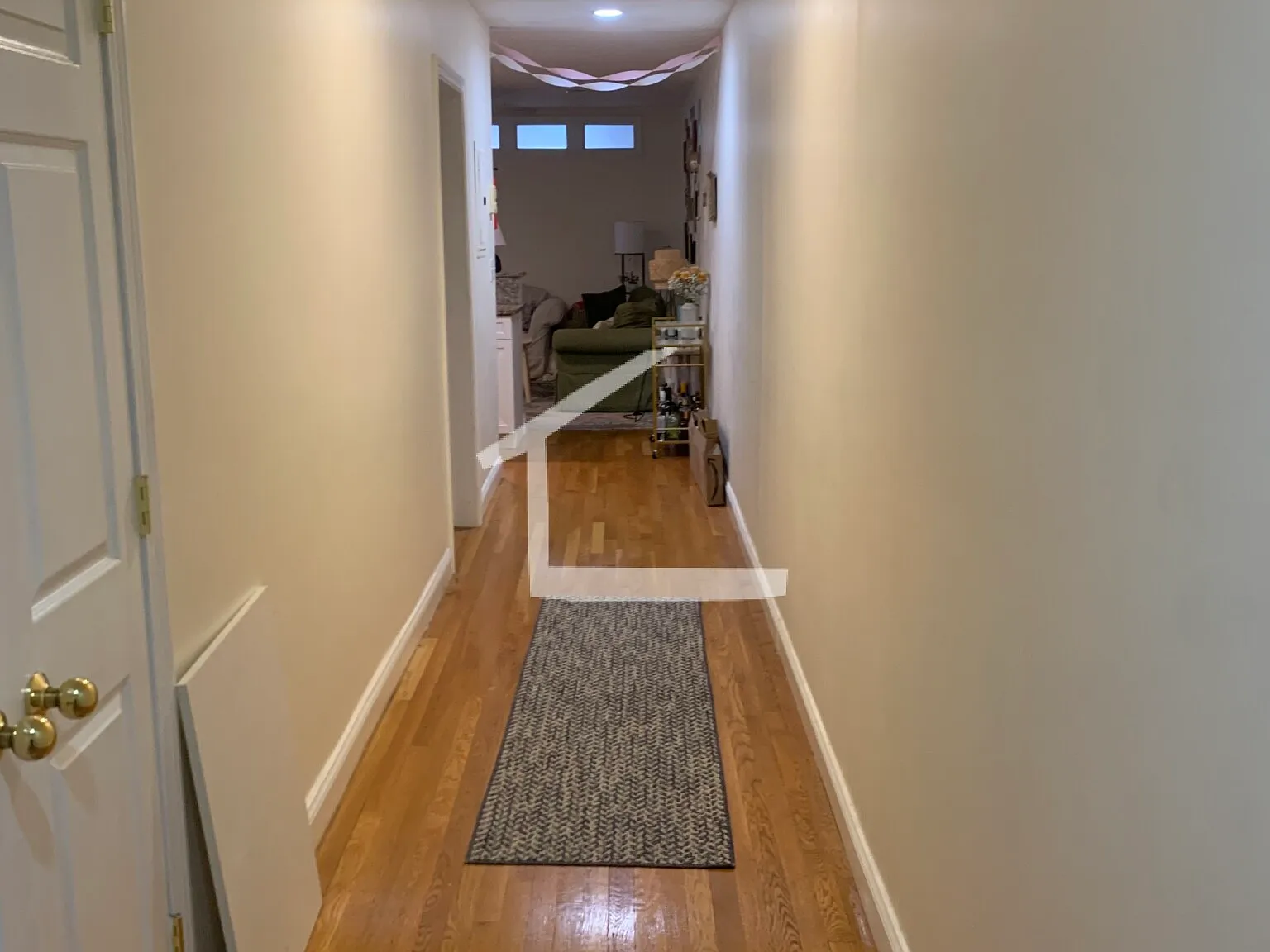 3 bed, 1076 sqft, $5,335 — Photo 3