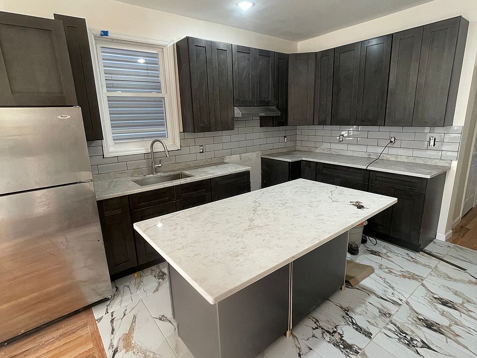 1st image of 289 Virginia Ave Floor 1