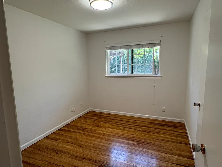 465 Craycroft Dr #1 — Photo 15