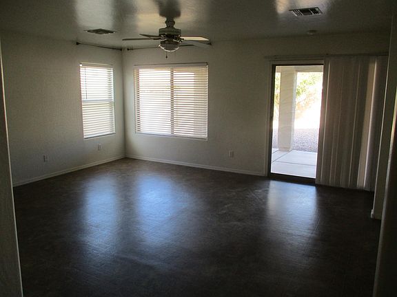 2nd image of 1686 E Vernoa St