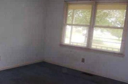 4th image of 306 Depot St