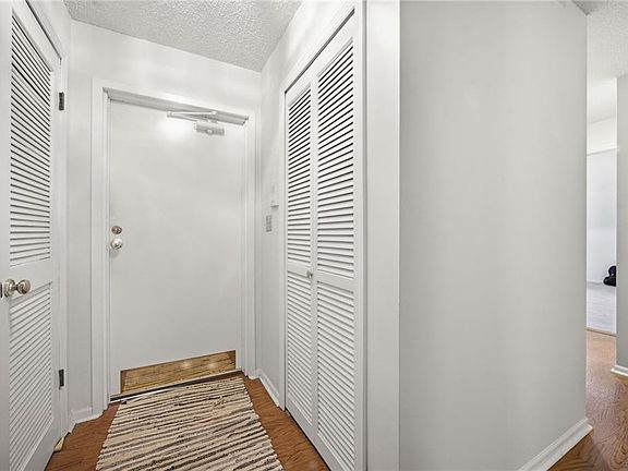4th image of 10704 Glenwood St APT E