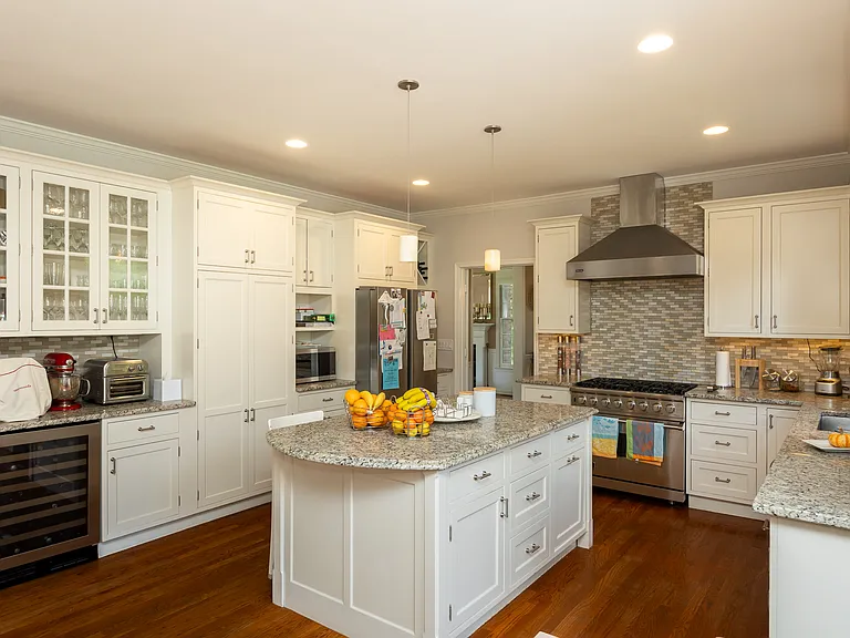 8809 Saunders Ln — Photo 13