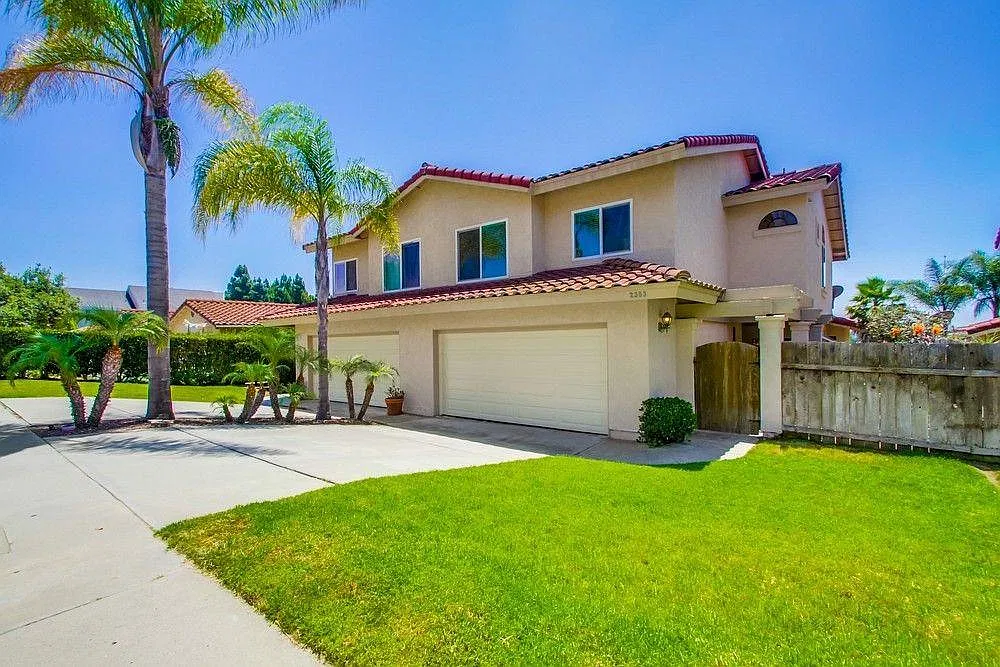 3 bed, 2.5 bath, 1800 sqft, $4,795 — Photo 1