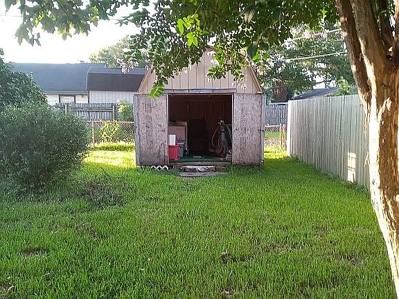 3rd image of 117 Avenue D