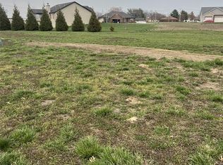 1144 Menominee Trl, Mascoutah, IL 62258