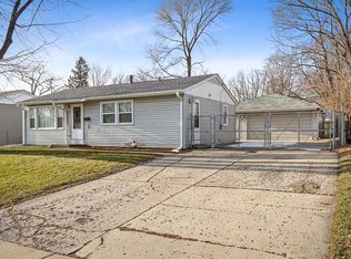 217 Ensenada Dr, Carpentersville, IL 60110