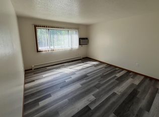209 S Roosevelt St #9, Aberdeen, SD 57401