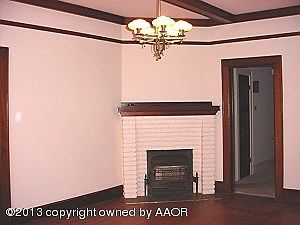 5th image of 419 E Foster Ave