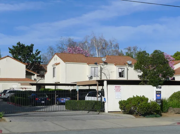 8105 Kern Ave APT 27, Gilroy, CA 95020