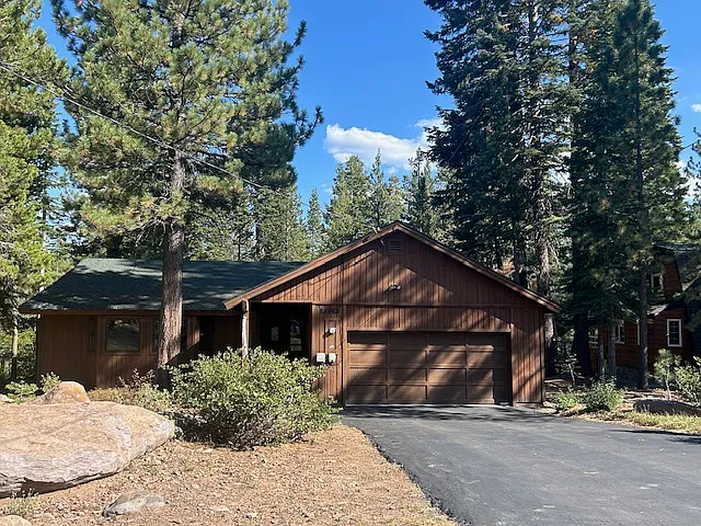 3 bed, 3.5 bath, 2132 sqft, $4,500 — Photo 1