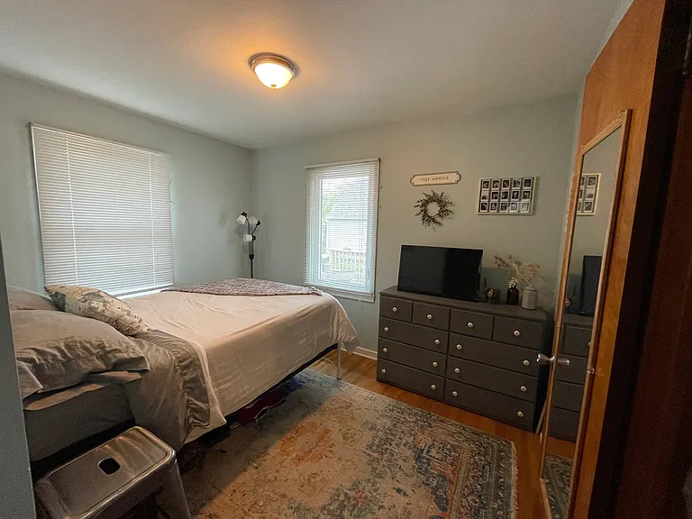 306 19th Ave SW — Photo 4