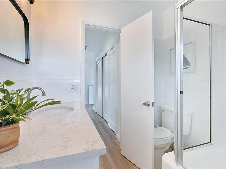 76 Fairview W — Photo 17